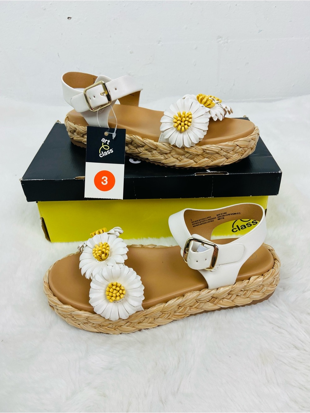 NWT art class Kids White espadrille Daisy Sandals size 3